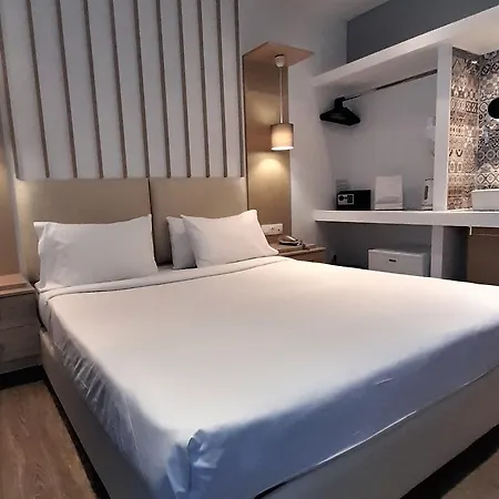 Elite Hotel 4*